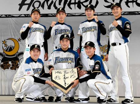 ファイターズファンフェス18が特別な３つの理由 チケット取り方 プロ野球とフィンランドが好きな代男の これが僕の生きる道